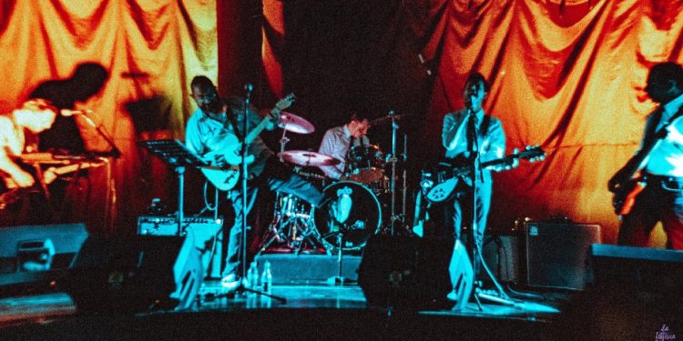 Roger Ycaza deja Mamá Vudú